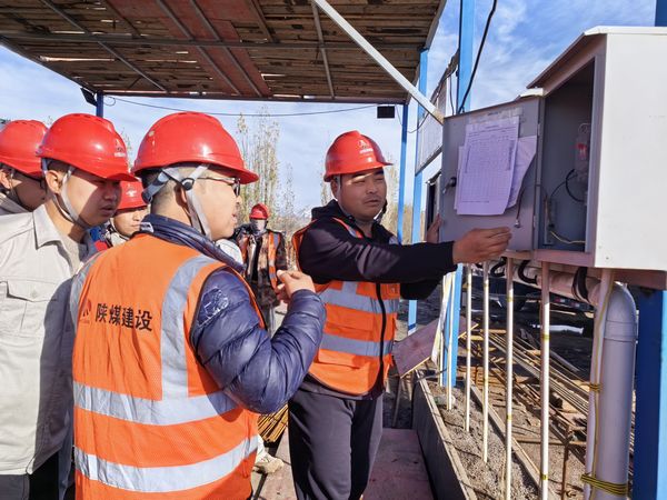 陜煤建設(shè)天工公司新疆第一項目部開展“小問題、大隱患、堵漏洞、保安全”活動