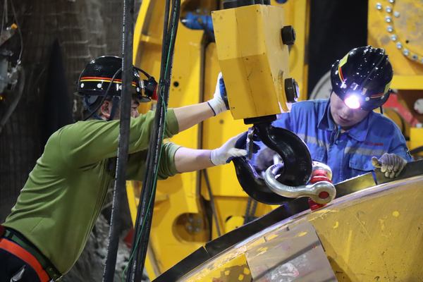 陜煤建設(shè)礦建二公司TBM（全斷面硬巖盾構(gòu)機(jī)）施工再創(chuàng)新高
