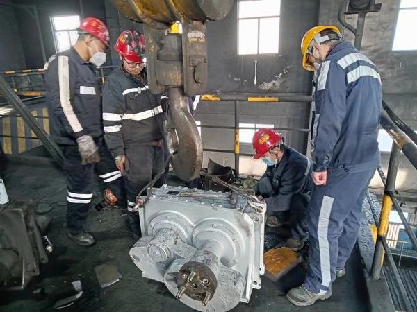 陜煤建設(shè)洗選煤運(yùn)營(yíng)公司澄合山陽(yáng)運(yùn)營(yíng)項(xiàng)目部：打響檢修攻堅(jiān)戰(zhàn)，護(hù)航安全生產(chǎn)行穩(wěn)致遠(yuǎn)