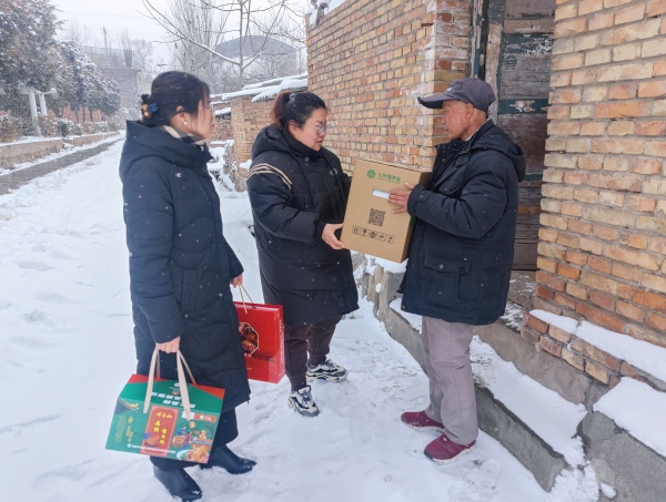 陜煤建設(shè)礦建三公司：節(jié)前送關(guān)懷，讓愛心溫暖寒冬