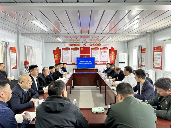 陜煤集團(tuán)總經(jīng)理助理李厚志一行蒞臨陜煤建設(shè)開展“兩會(huì)”期間安全大檢查和專題培訓(xùn)活動(dòng)