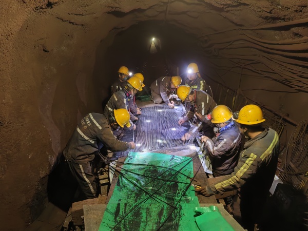 陜煤建設(shè)機電安裝公司：鉚足干勁搶進度，細(xì)致慎微保安全