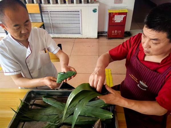 陜煤建設(shè)洗選煤運(yùn)營(yíng)公司檸條塔運(yùn)營(yíng)項(xiàng)目部開展“濃情端午節(jié)，‘粽’享好時(shí)光”主題活動(dòng)