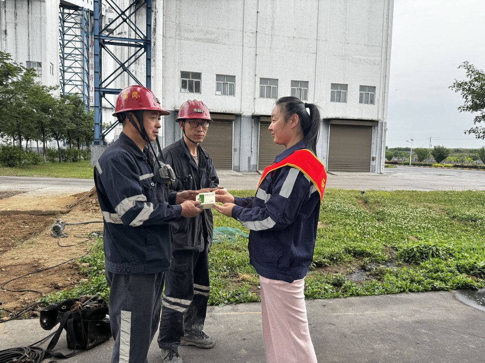 陜煤建設(shè)洗選煤運營公司澄合山陽運營項目部：備戰(zhàn)炙夏，降暑暖人心
