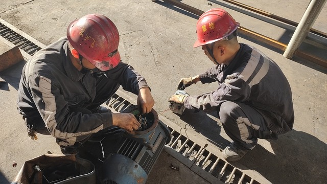 陜煤建設(shè)洗選煤運(yùn)營公司澄合山陽運(yùn)營項目部:“熱辣滾燙”的初秋，用汗水澆灌辛勤之花