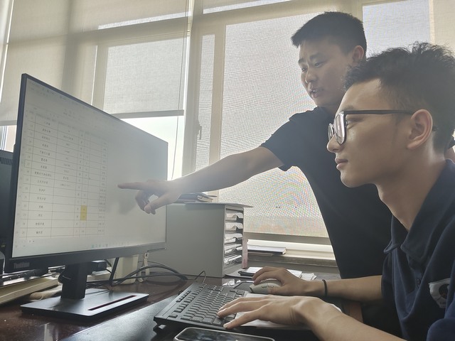 陜煤建設(shè)洗選煤運營公司神渭蒲城運營項目部：當“師帶徒”遇上“教師節(jié)”  師父，我想對您說