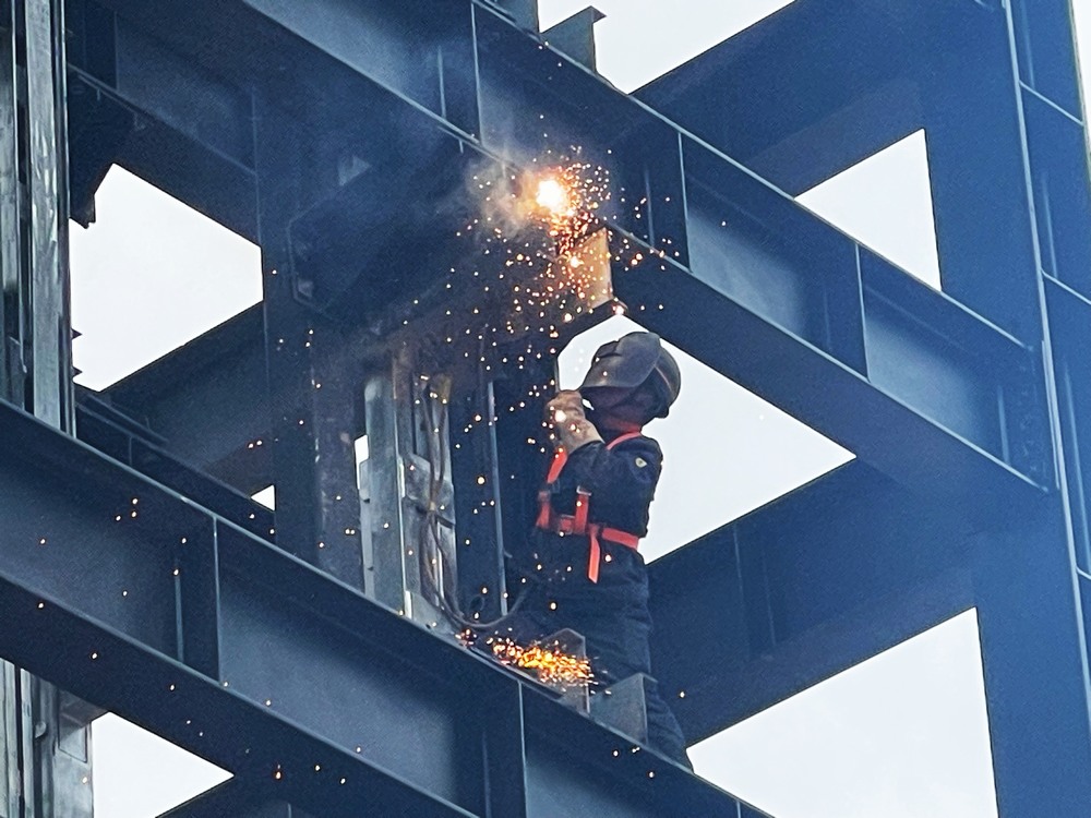 中秋堅(jiān)守，詮釋別樣“團(tuán)圓”