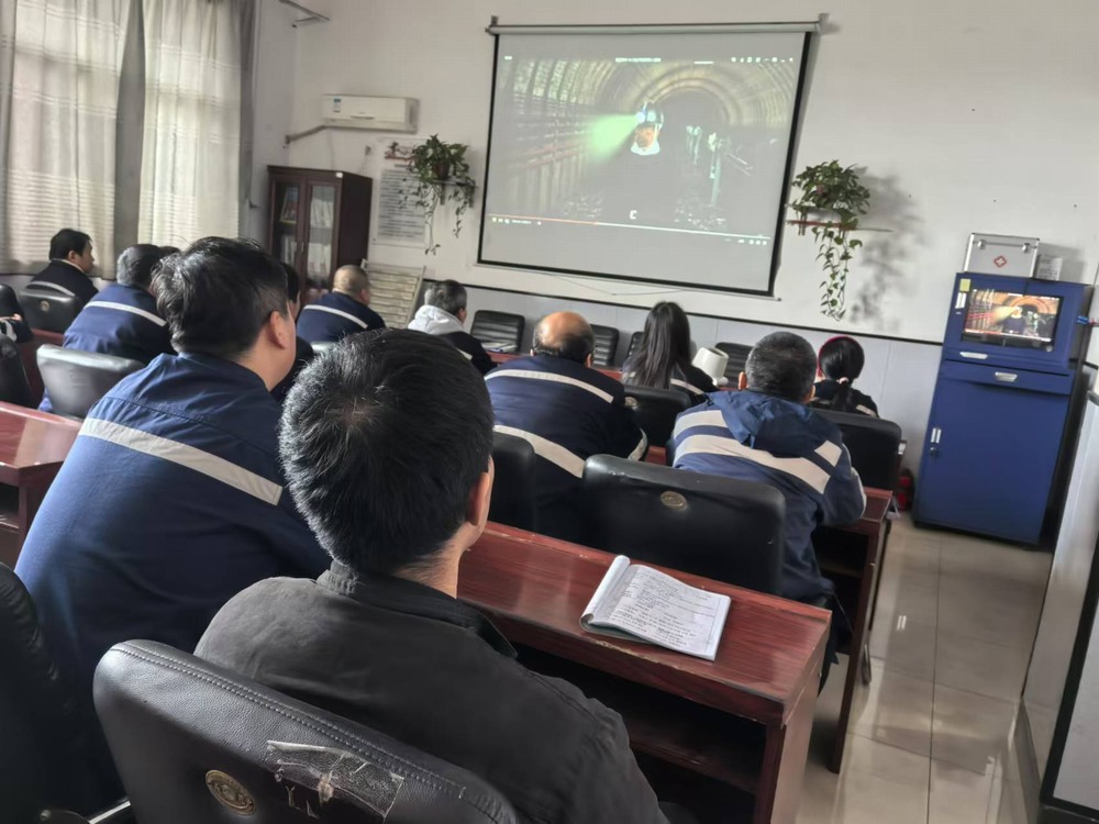 陜煤建設洗選煤運營公司澄合山陽運營項目部：以安全“預警”?！绊槙场辫T“防線”