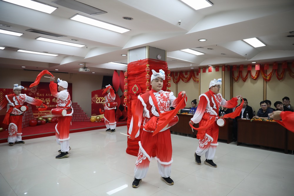 陜煤建設(shè)路橋分公司開展“話安全、慶元旦、迎新春”游藝聯(lián)歡會