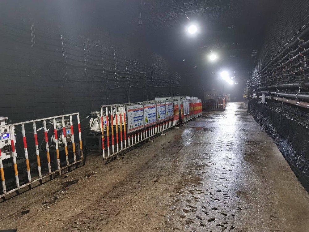 陜煤建設(shè)洗選煤運(yùn)營公司第二項(xiàng)目部：歲末堅(jiān)守，點(diǎn)亮煤礦“新光”，書寫新年安全序章