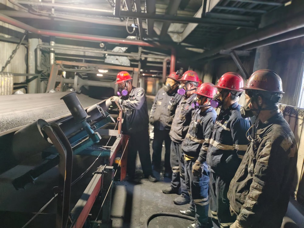 陜煤建設(shè)洗選煤運(yùn)營公司澄合山陽運(yùn)營項(xiàng)目部：擰緊班組“安全閥”，奏響生產(chǎn)“交響曲”