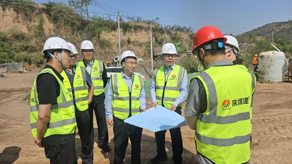 陜西省煤層氣開發(fā)利用有限公司董事、總經(jīng)理張世宏一行深入天工公司基層項(xiàng)目檢查指導(dǎo)