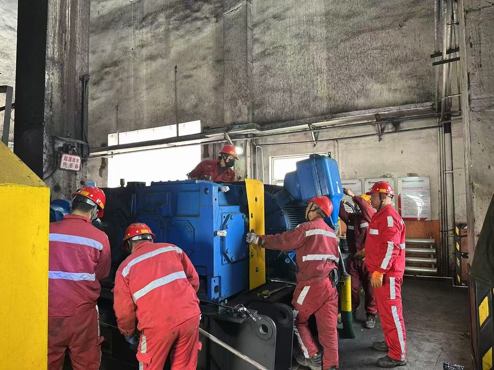 陜煤建設(shè)機(jī)電安裝公司曹家灘項(xiàng)目部高效完成檢修任務(wù)，筑牢安全生產(chǎn)防線(xiàn)