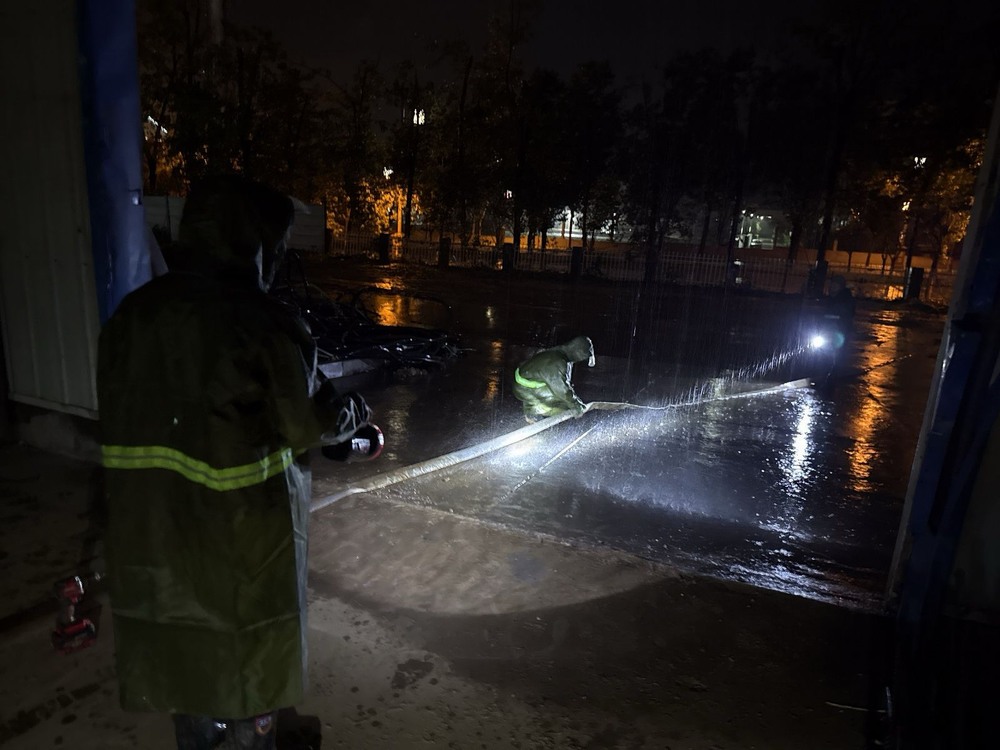 風(fēng)雨中的擔(dān)當(dāng)！陜煤建設(shè)銅煤公司基層項(xiàng)目部強(qiáng)降雨應(yīng)對紀(jì)實(shí)