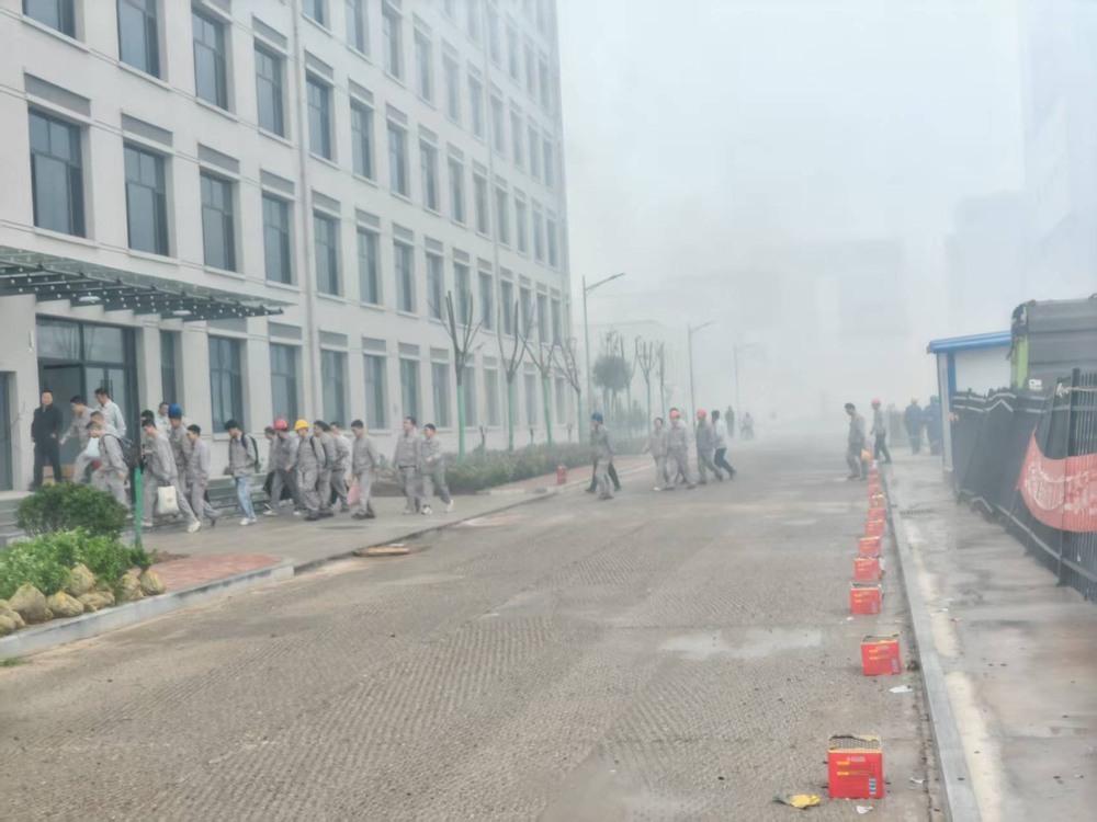 陜煤建設(shè)渭南分公司承建的彬長(zhǎng)集團(tuán)文家坡電廠廠前區(qū)宿舍樓工程順利交付