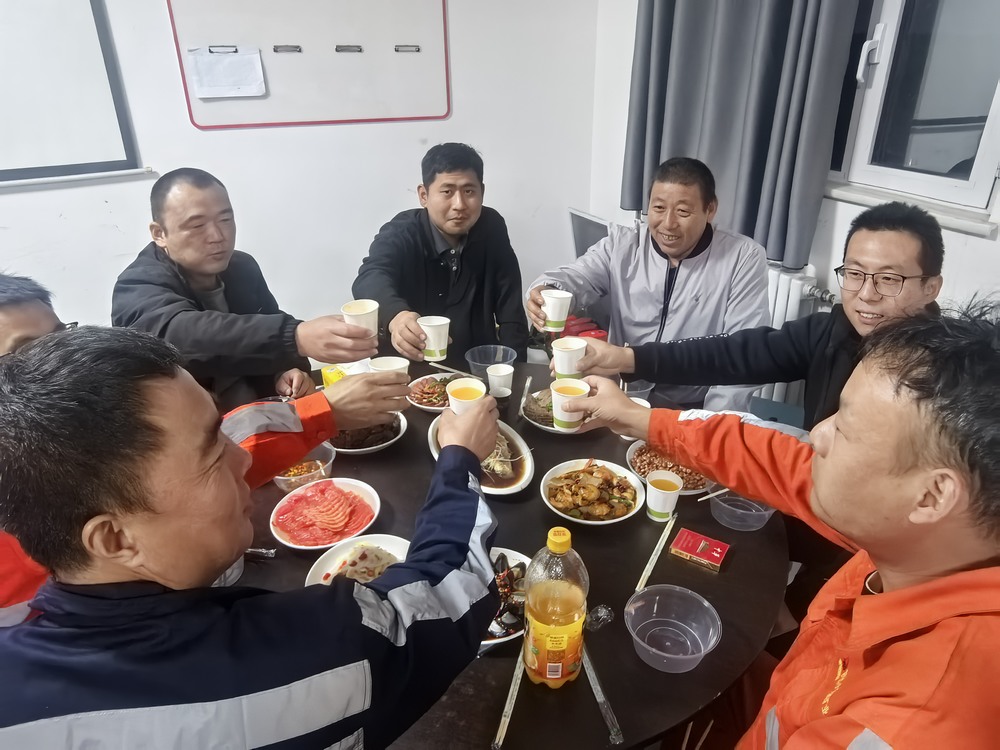 月滿中秋情暖一線 凝心聚力共話團(tuán)圓