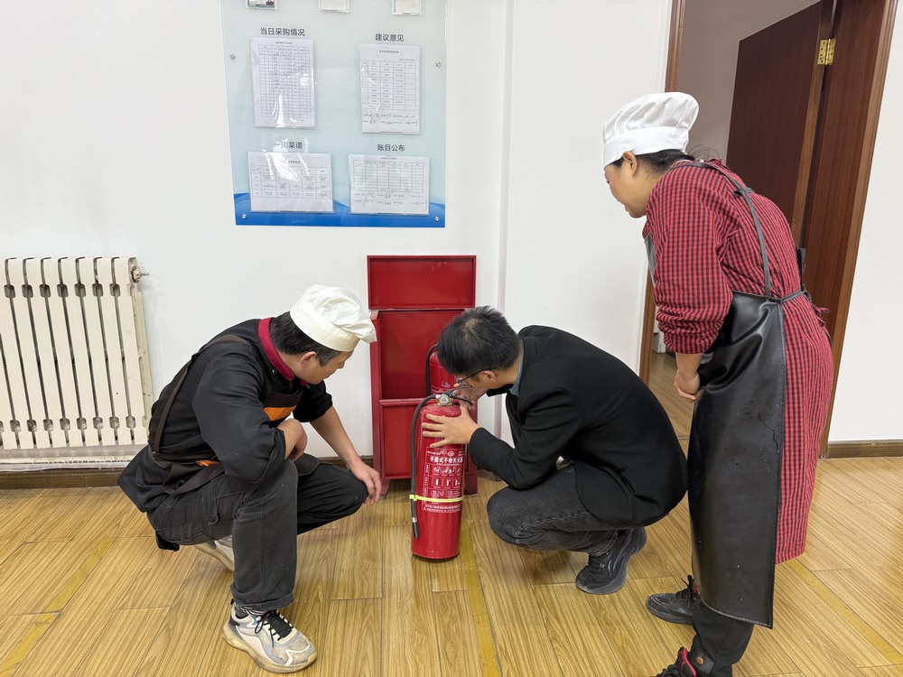 陜煤建設(shè)銅煤公司：多點(diǎn)發(fā)力織密安全網(wǎng)，全員行動(dòng)護(hù)航發(fā)展路